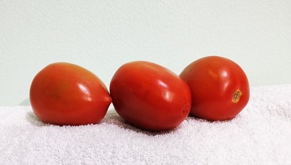 Tomate Pera 300g / Hortifruti