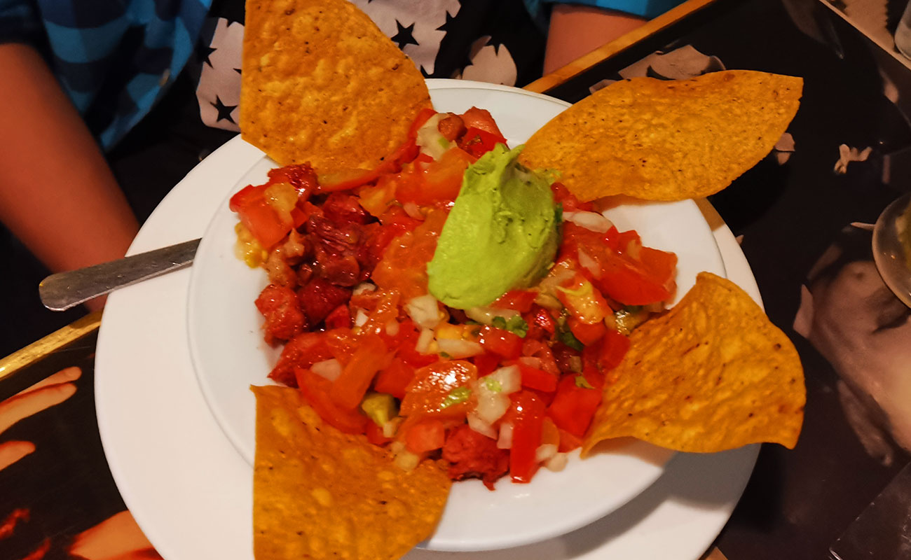 boca-de-chifrijo-bar-restaurante-los-parales-distrito-curridabat-canton-curridabat-san-jose-25112023