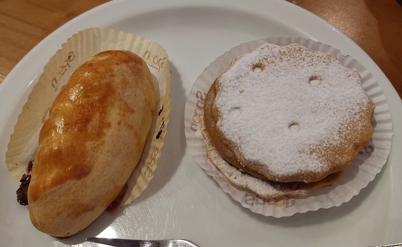 Empanada de 3 Quesos y Alfajor, Restaurante Spoon, Oxigeno Human Playground, San Francisco 01082023