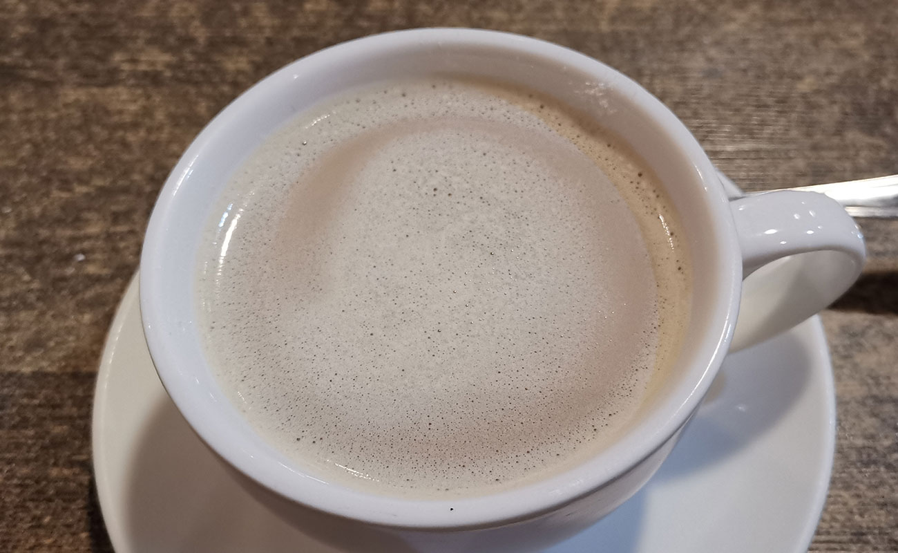 cafe-con-leche-8oz-restaurante-spoon-barrio-los-yoses-canton-montes-de-oca-san-jose-01012024