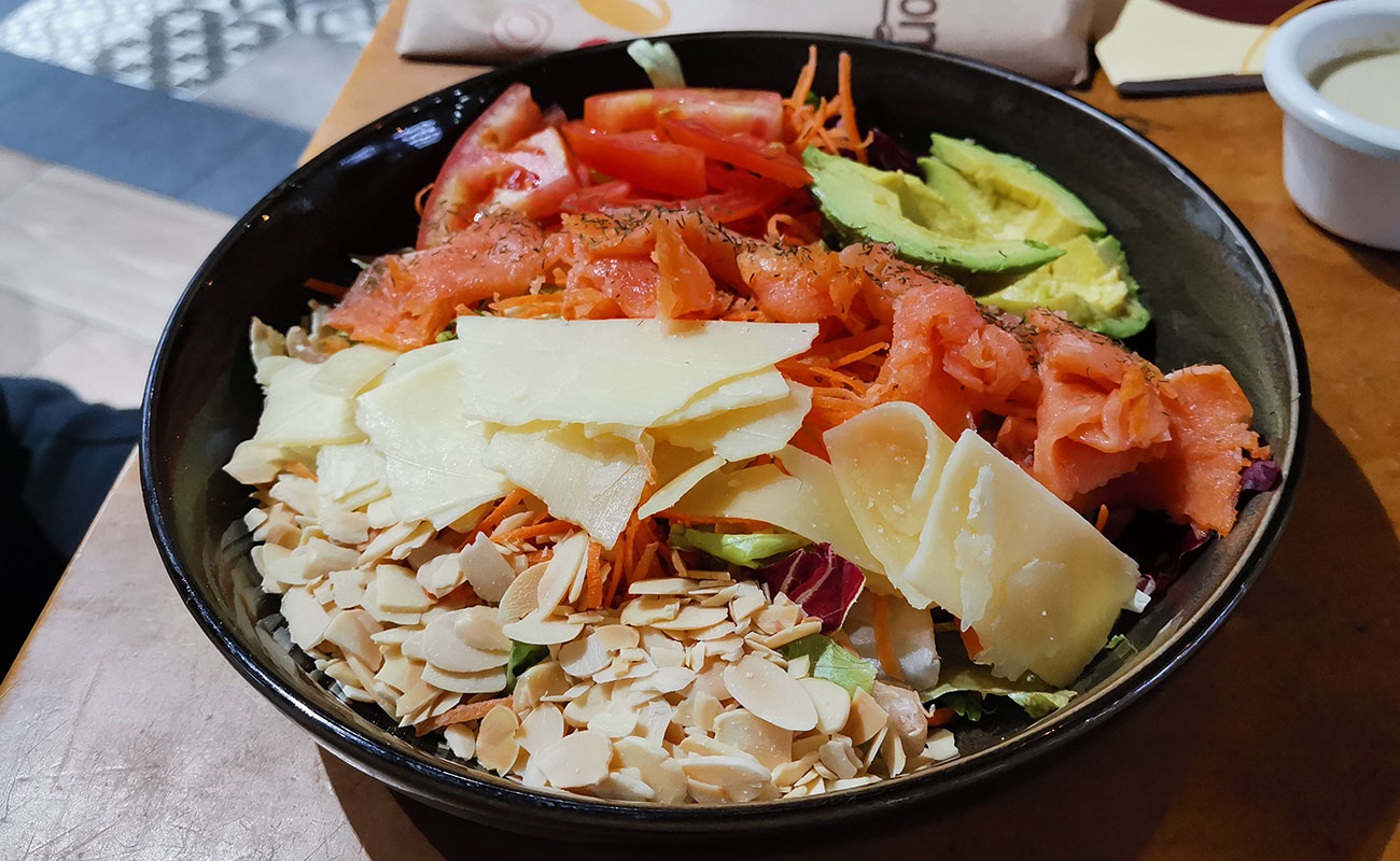 Ensalada de Salmón / Restaurante Spoon oxigeno Human Playground, San Francisco-06092023