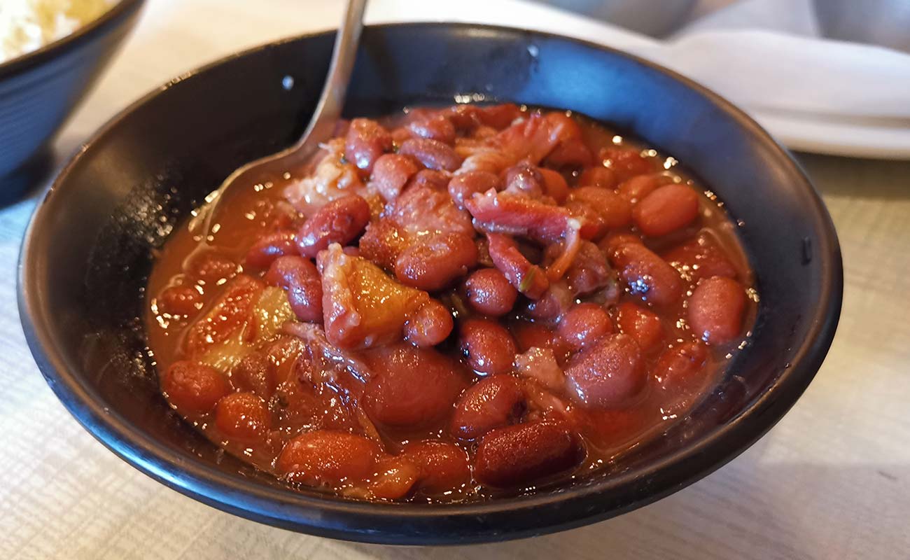 frijoles-con-pellejo-de-cerdo-restaurante-steak-house-el-rodeo-distrito-san-rafael-de-alajuela-cantón-alajuela-08052023