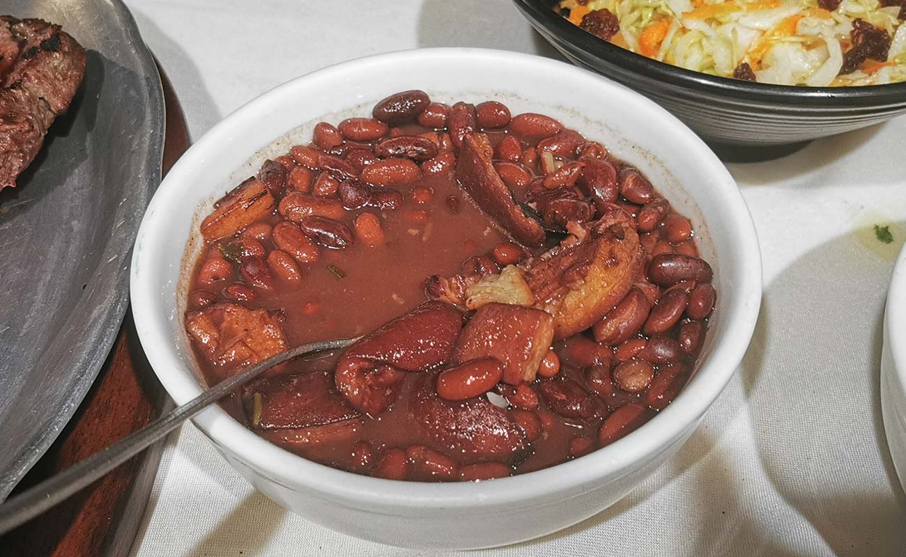 frijoles-con-pellejo-de-cerdo-restaurante-steak-house-el-rodeo-distrito-san-rafael-de-alajuela-cantón-alajuela-11082020