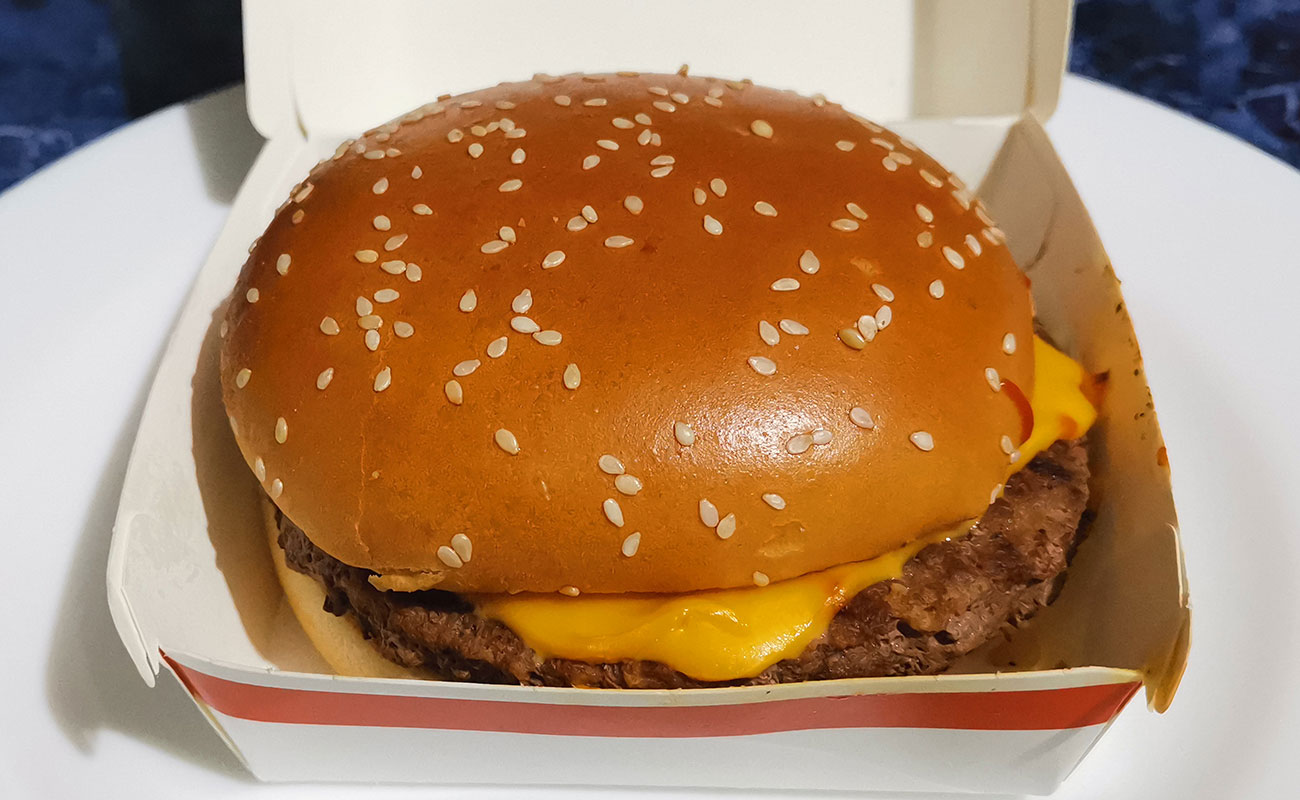 Cuarto de Libra con Queso Express / Restaurante Macdonalds, San francisco, Heredia 30092023