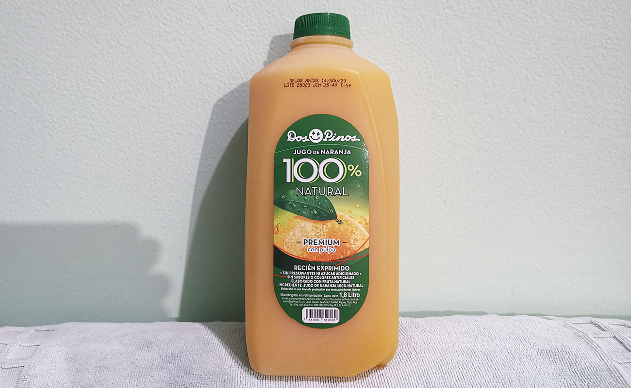 Jugo de Naranja 100% Natural / Dos Pinos, Masxmenos,  Paseo de las Flores, Heredia-19102023