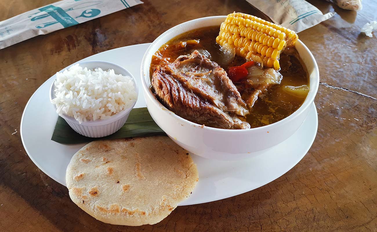 olla-de-carme-pequena-restaurante-la-carretica-mercedes-norte-distrito-mercedes-canton-heredia-heredia-19042024