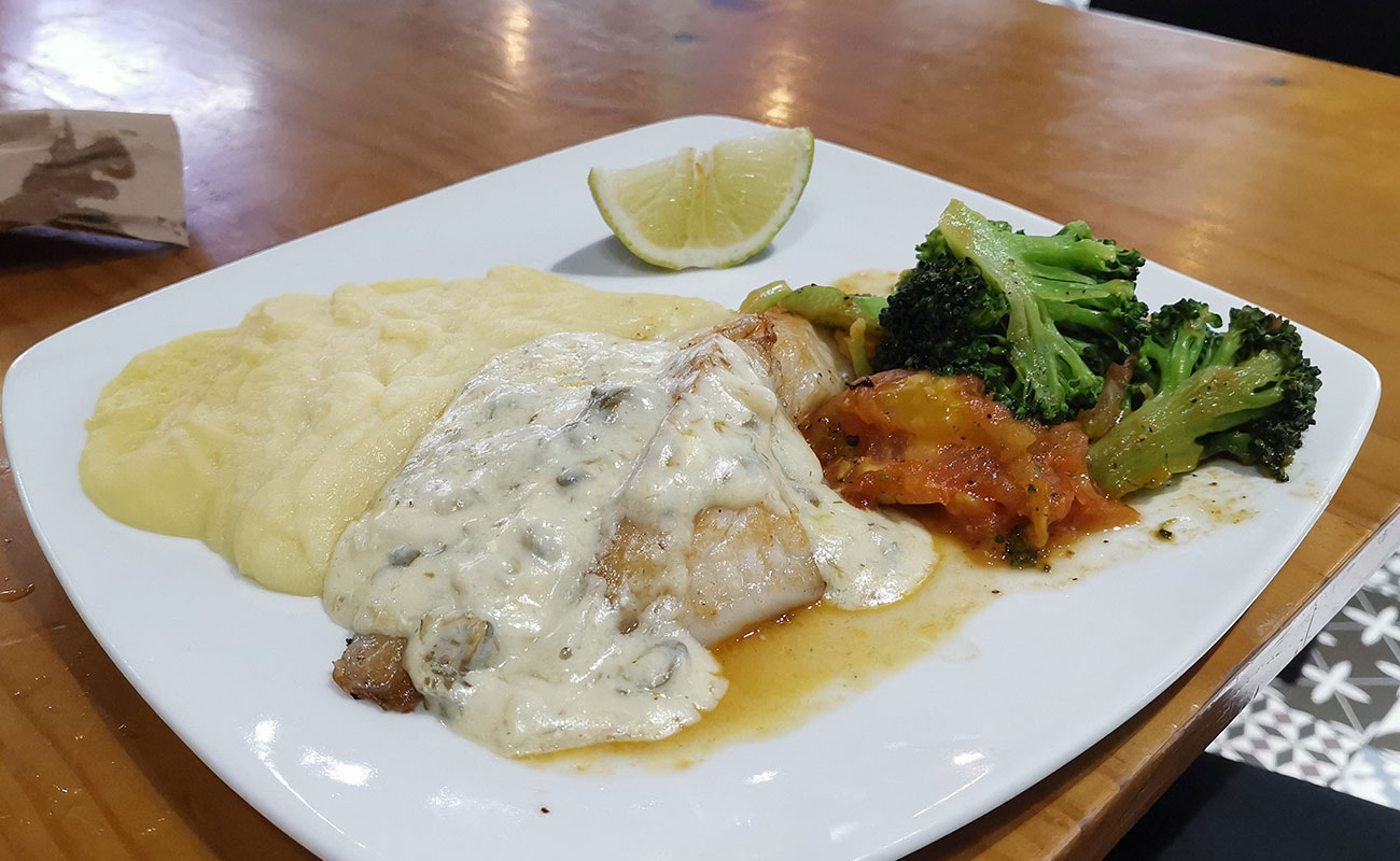 pescado-al-horno-con-verduras-restaurante-spoon-plaza-multiflores-distrito-san-francisco-canton-heredia-heredia-14112023