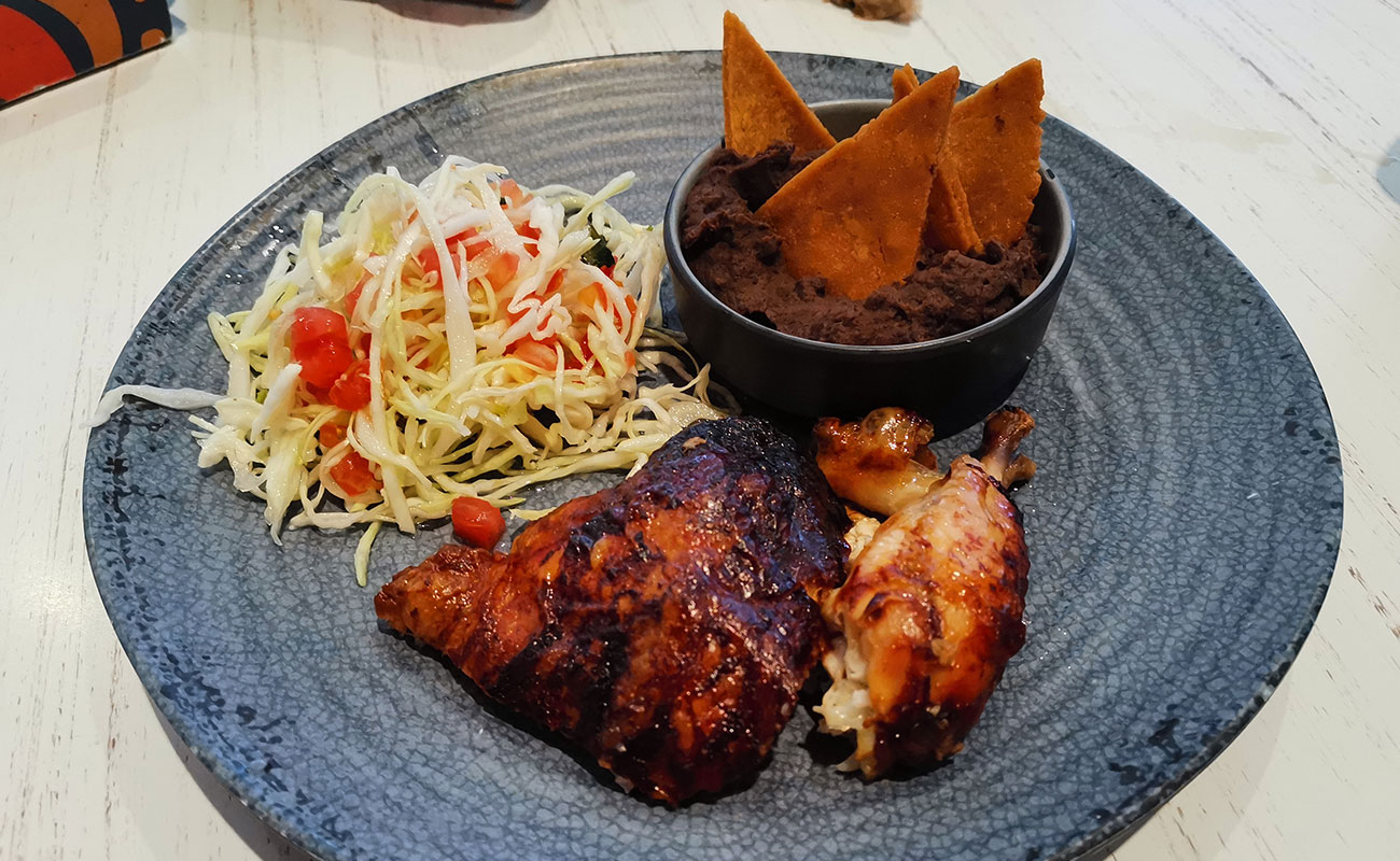 quarto-pollo-asado-rosti-pollos-oxigeno-human-playground-san-francisco-heredia-04102023